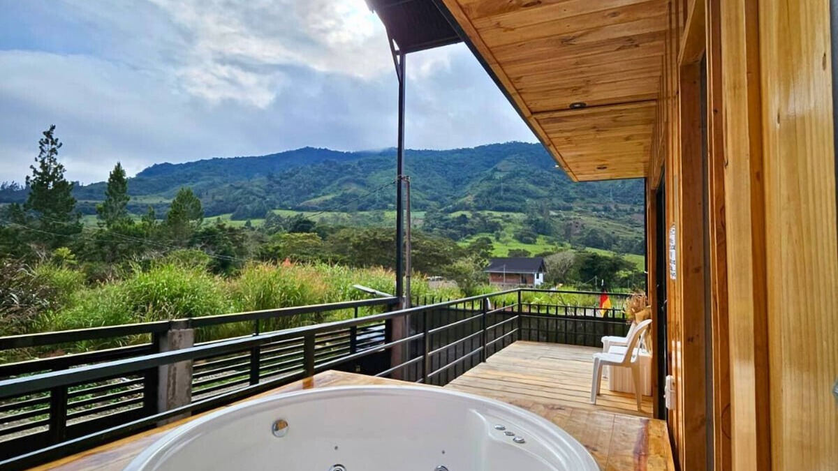 Pasco Cabin | Nature, confort and jacuzzi: New condo in Oxapampa - Villa Fortuna