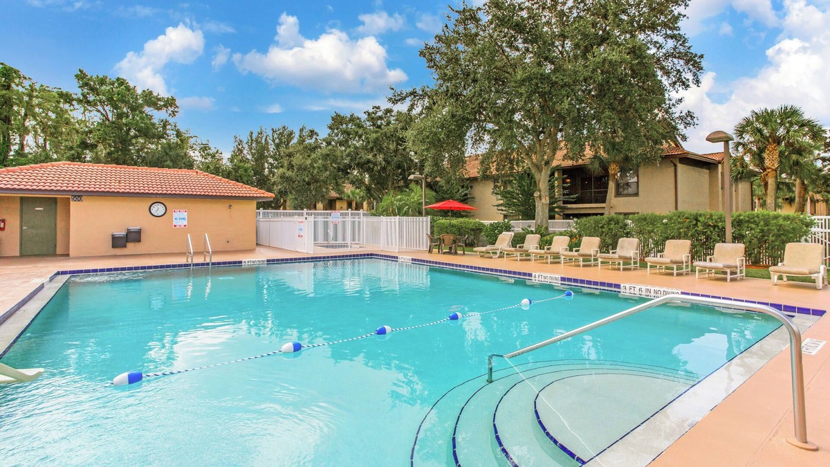 Solivita Hotel | Nature Escape! Kitchen, Pool, Parking, Close to Warbird Air Museum