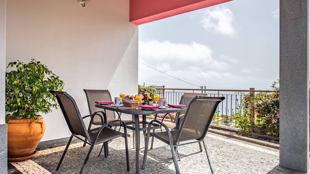 Santa Cruz Villa | Nature Holiday Villa - Great Sea & Mountain Views Large Areas