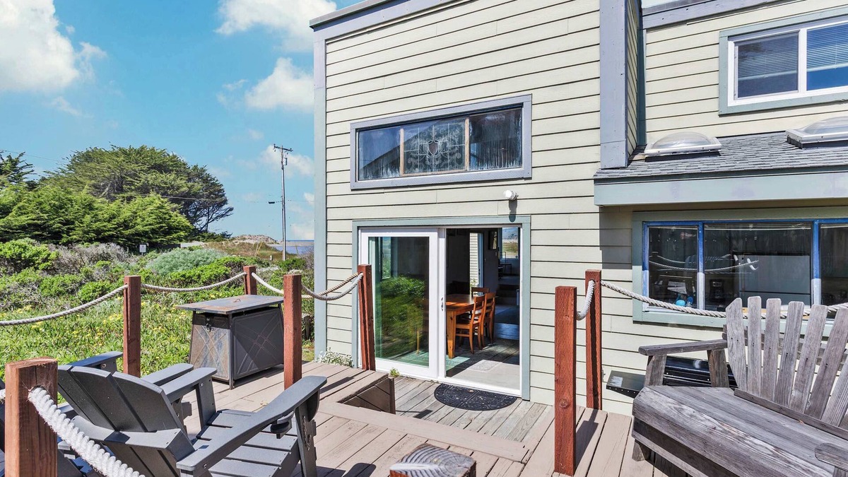 Salmon Creek House | Nature Lover's Paradise | Steps to Beach | Dogs OK