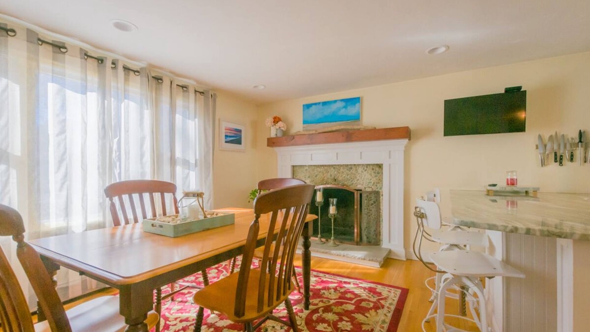 Mashpee House | Nature Lover's Pondside Getaway