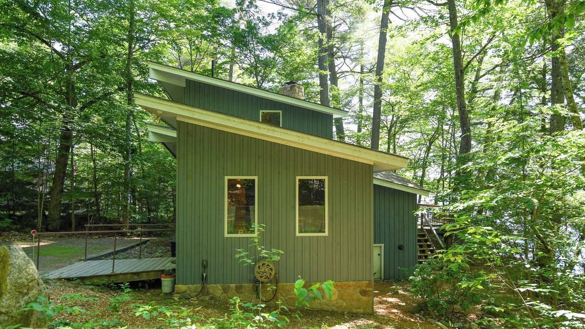 West Poland Cottage | Nature Lover’s Retreat on Thompson Lake – Cozy Cottage Escape