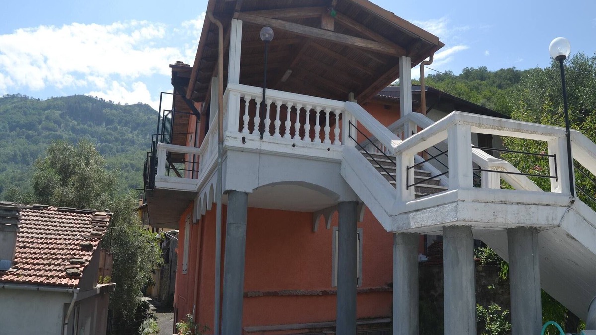 Costa House | Nature Retreat in Testico