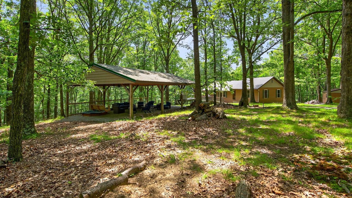 South Fork Ski Chalet | Nature Retreat w/Hot Tub, Fire Pit & Outdoor Fun!