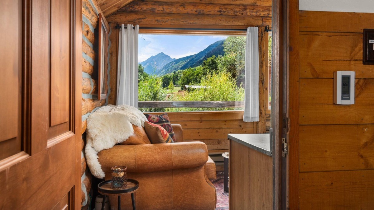 Aspen House | Nature's Edge | Experience Maroon Bells @ T-Lazy 7