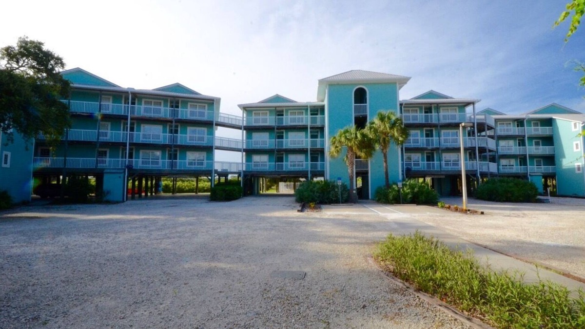 Cedar Key Condo | Nature's Landing C104 Corner Unit with Pool!