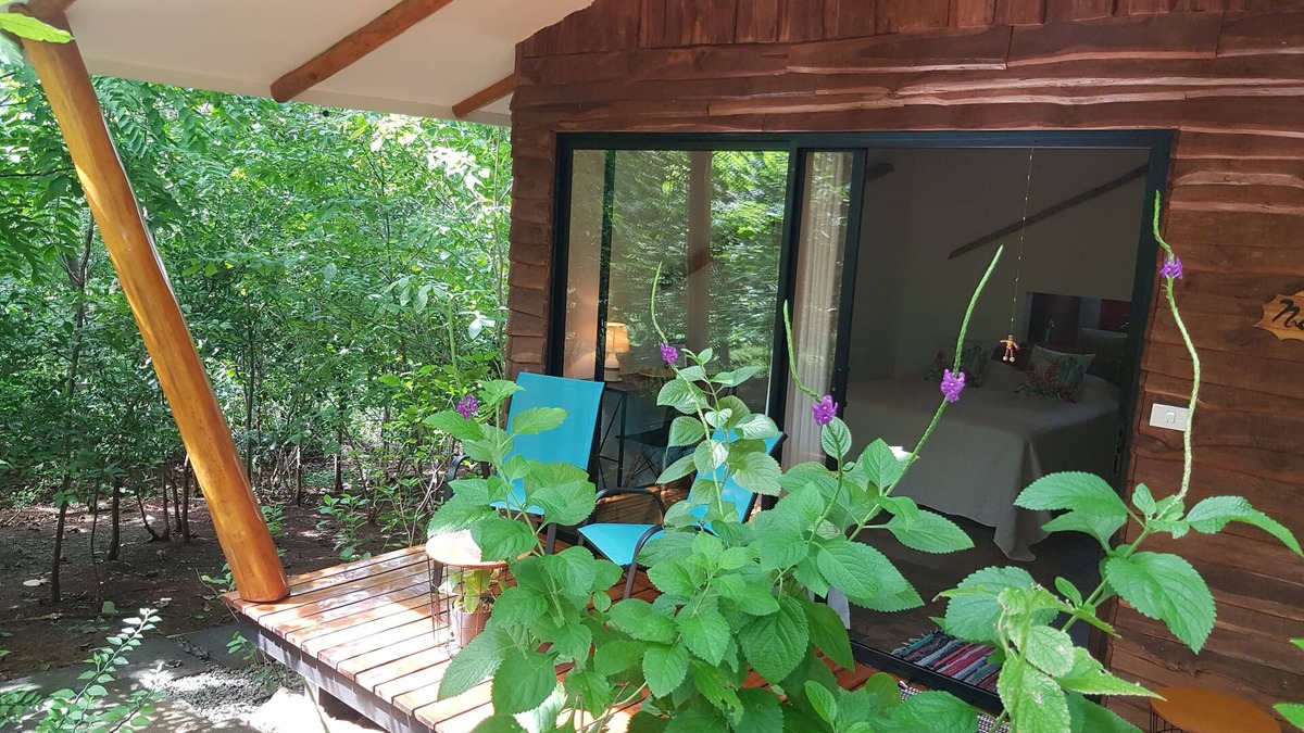 Pinilla Hotel | Naturist lodge for 6 people. Comprising 3 bungalows with swimming pool.