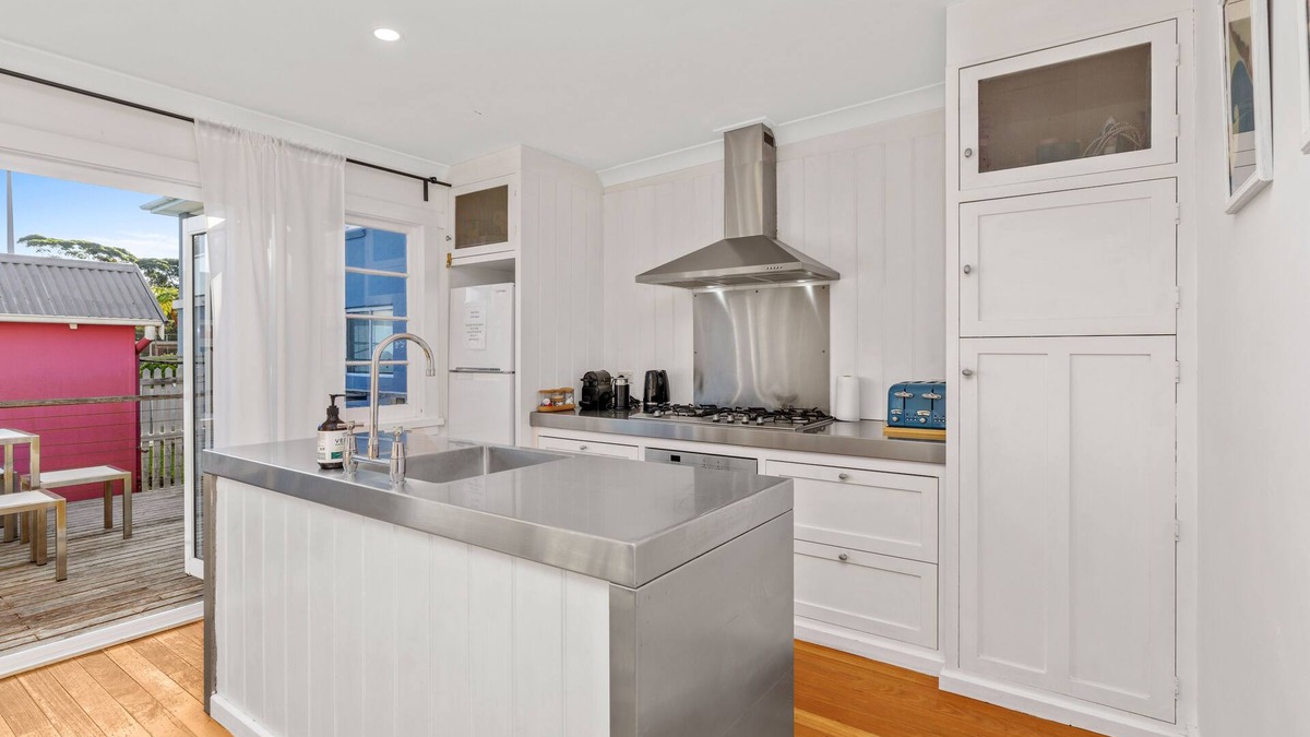 Jervis Bay Cottage | Nautica Beach Cottage - Coastal Haven in Currarong