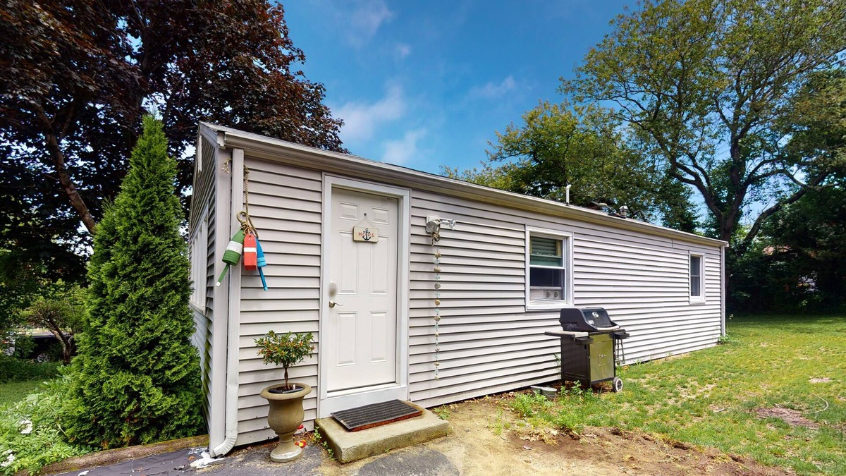 Manomet House | Nautical beachside home with yard, fast WiFi, W/D, walk to White Horse Beach
