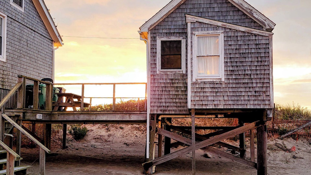 Jerusalem Cabin | Nautical Nook - Beachfront Vacation Rental