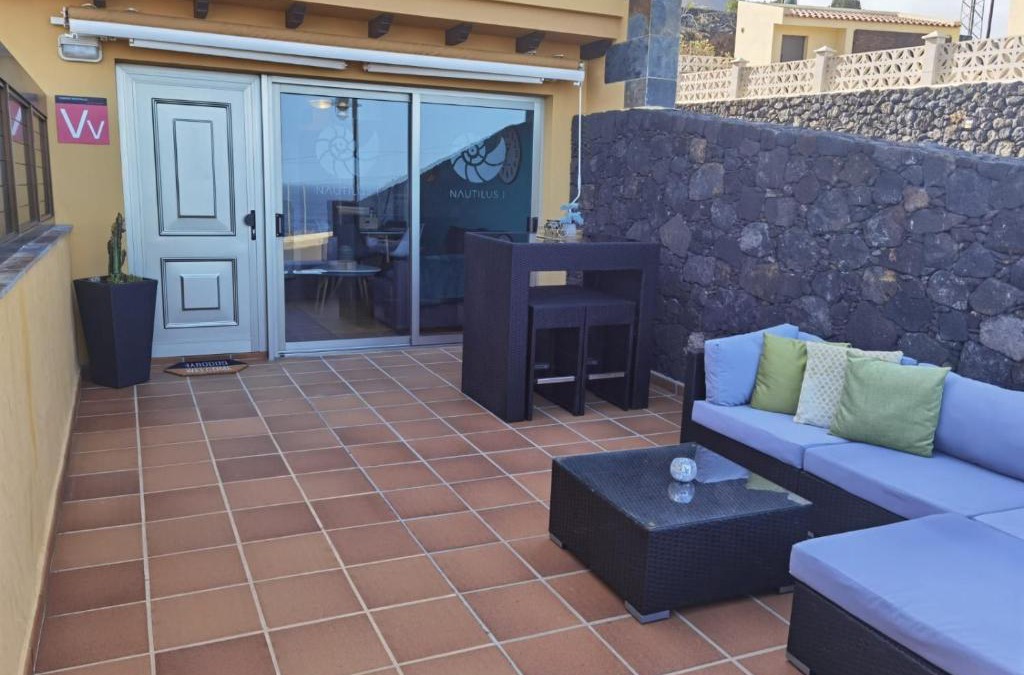 La Caleta Apartment | Nautilus I: Casa con terraza y vistas al mar