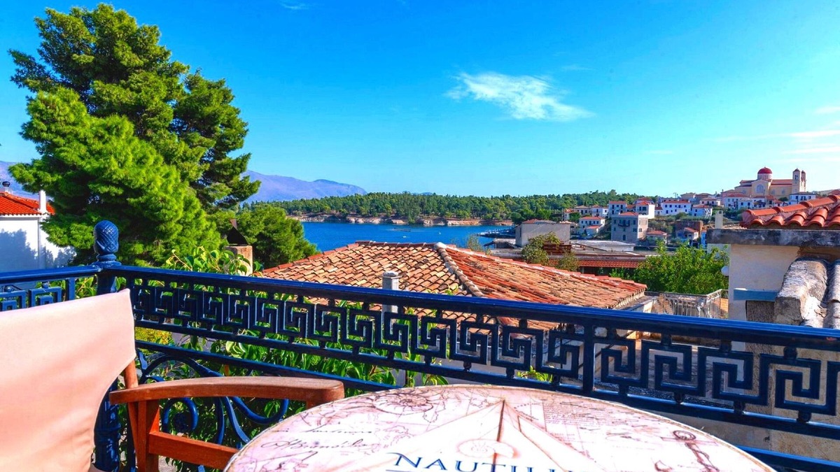 Galaxidi Apartment | Nautilus Luxury Suites