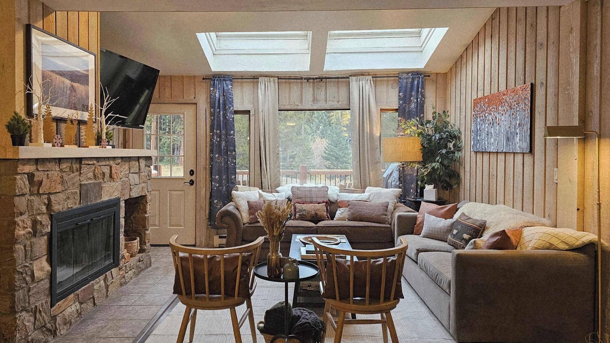 Four O'Clock House | Nav Haus 3BD SKI-IN, Nintendo, Near Snowflake Lift