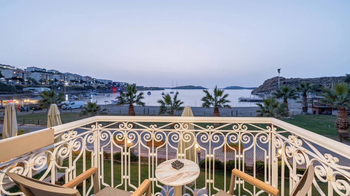 Foca Hotel | Navalia Otel