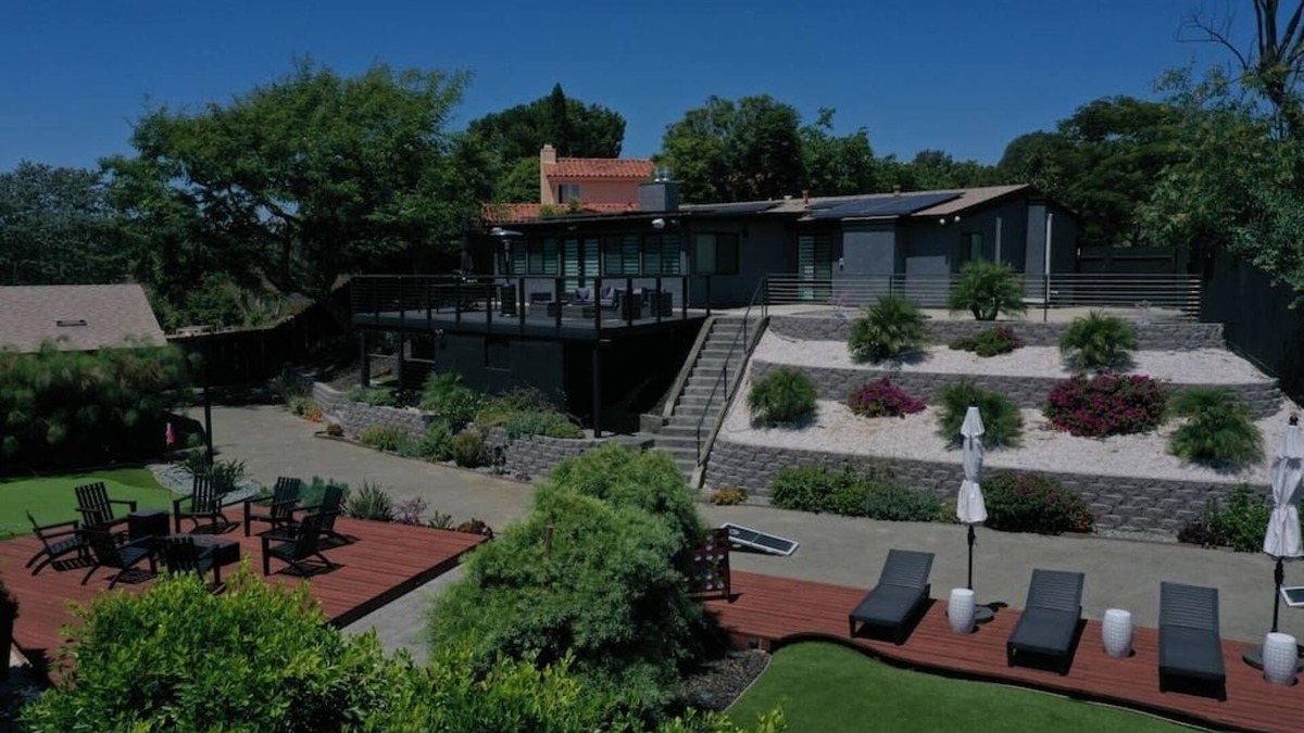 Serra Mesa House | Navigate Stays Unforgettable Retreat w/ Mini-Golf