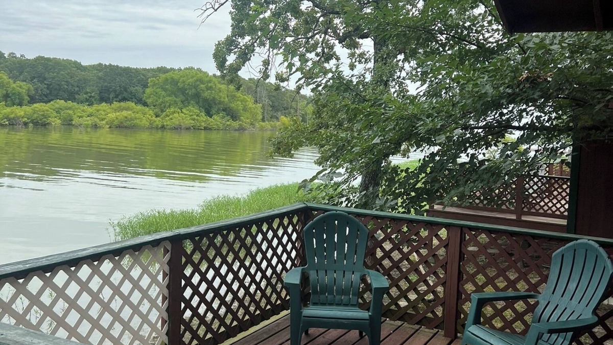Quinlan Cabin | Navigation Waterfront Cabin