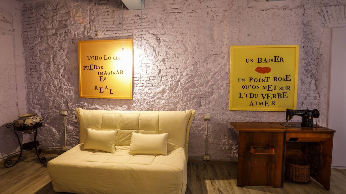 Rione V Ponte Apartment | Navona color luxury loft
