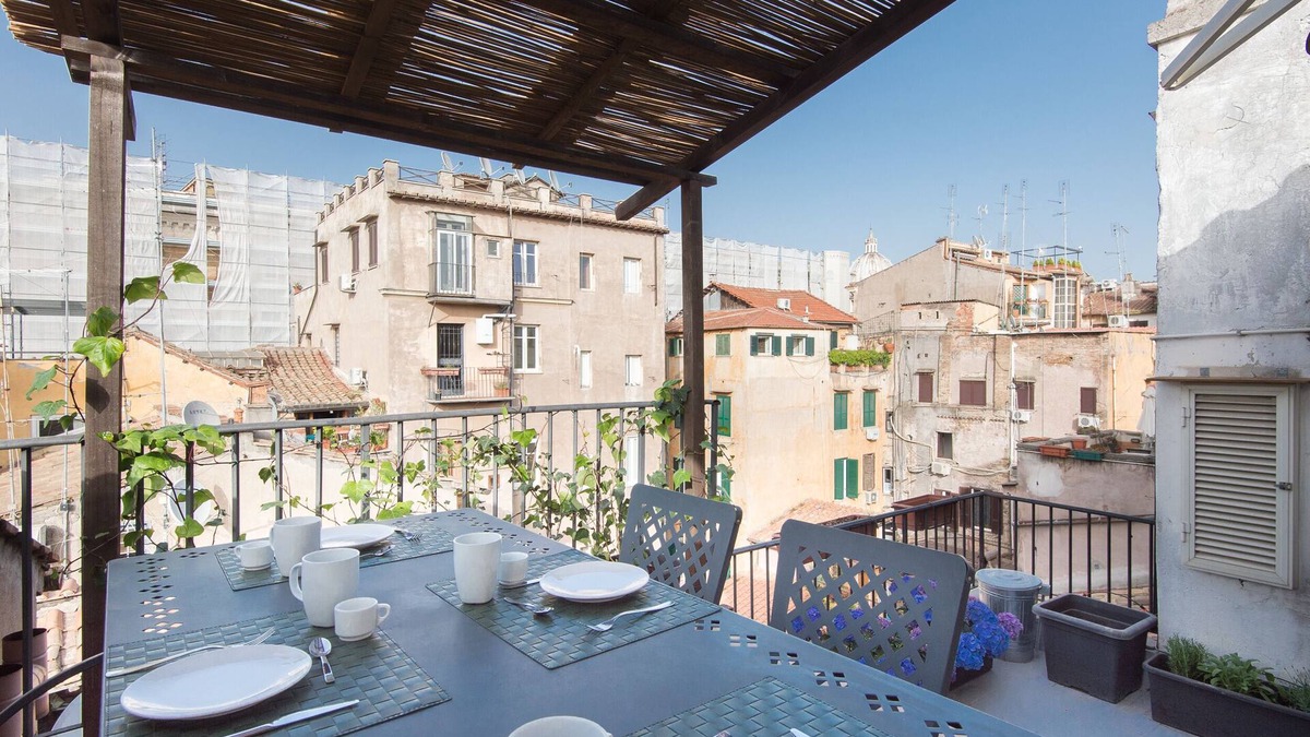 Rione VI Parione Apartment | Navona Luxury penthouse with terrace