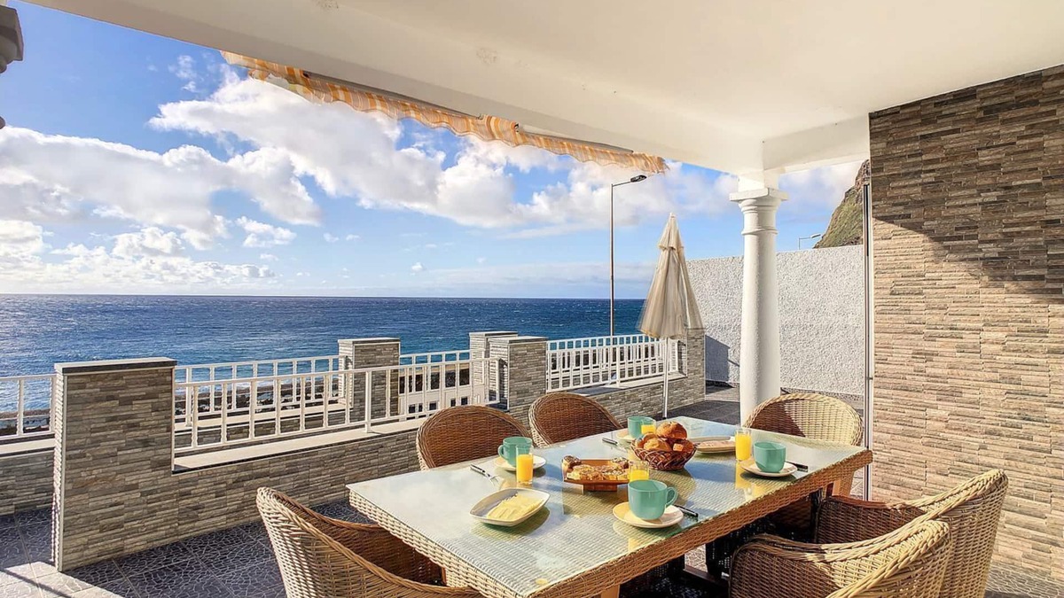 Paul do Mar House | Naya Beach House by LovelyStay
