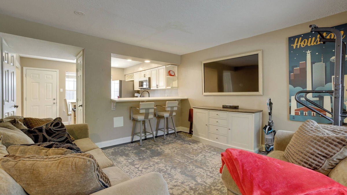 Humble Condo | Near Airport & Interstate: Houston Area Townhome