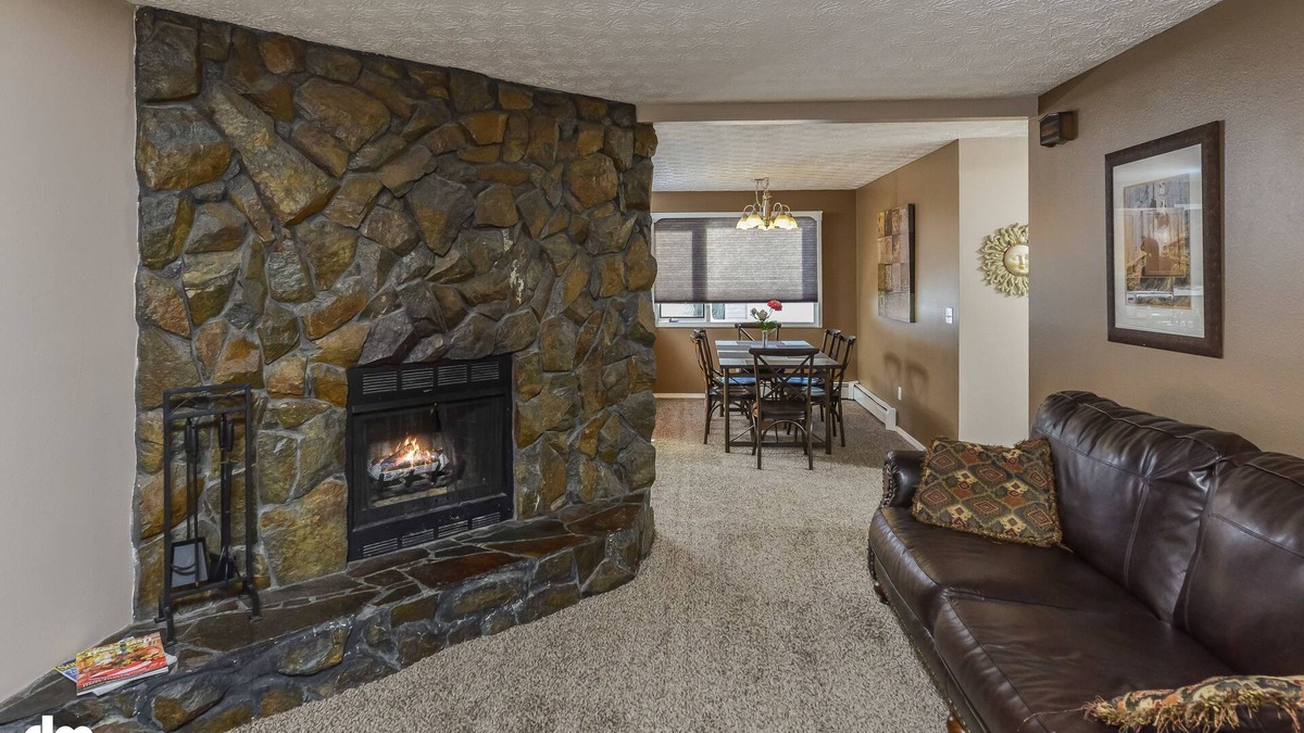 Turnagain Condo | Near Anchorage Airport, Lake Hood and the Cook Inlet Coast