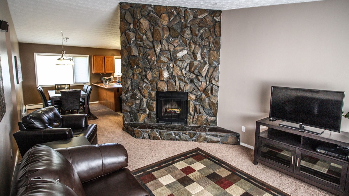 Turnagain Condo | Near Anchorage Airport, Lake Hood And The Cook Inlet Coast