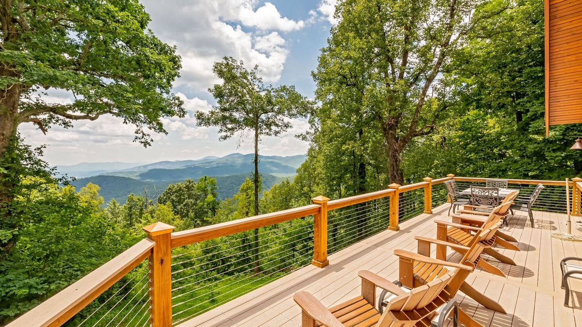 Old Fort Cabin | Near Asheville w/Awesome Mountain View!