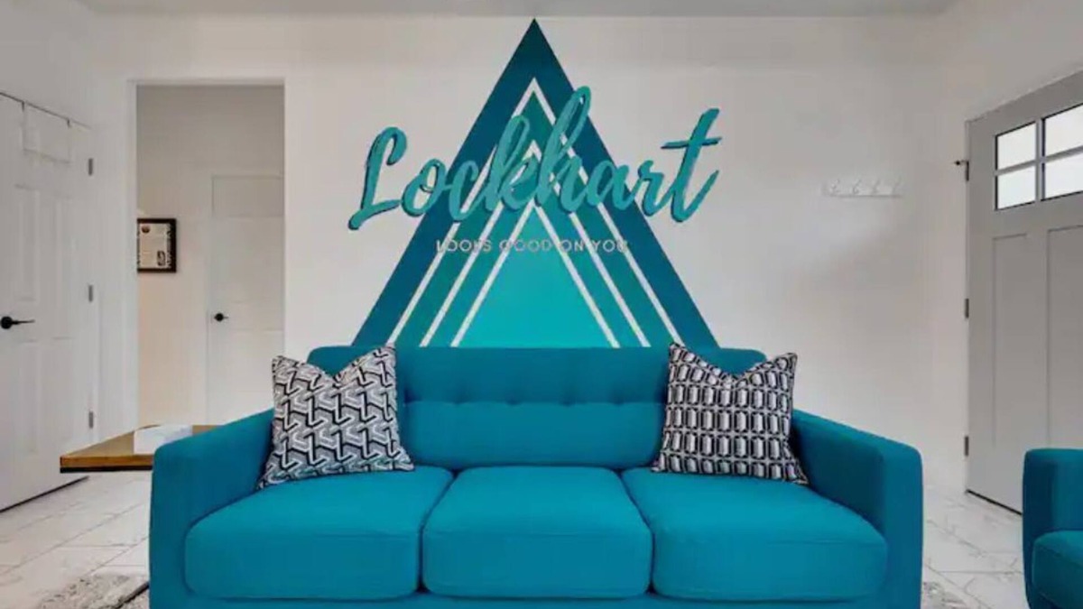 Lockhart House | Near BBQ & F1, Self-Check in, Fast WiFi, Dishwasher