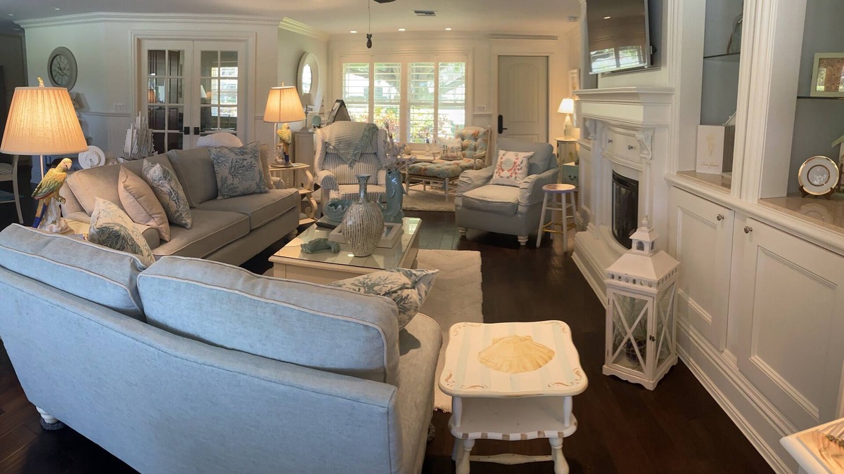 Moorings House | Near Beach Luxury Seaside Cottage on Moorings Golf Course