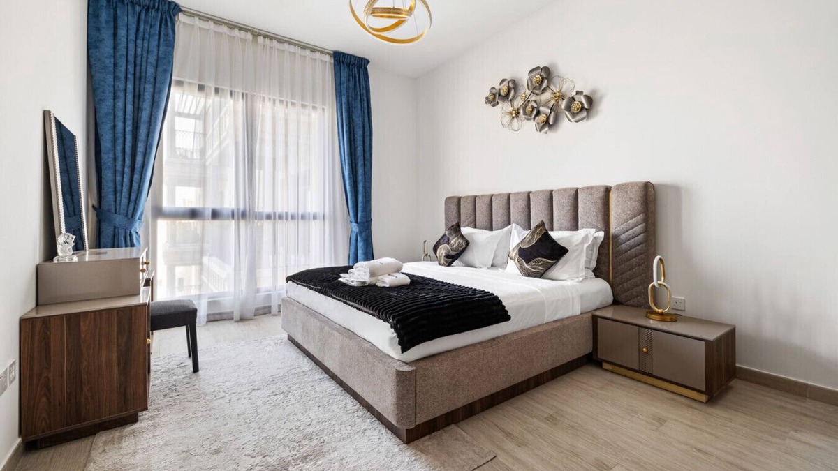 Madinat Zayed Apartment | Near Burj Al Arab | Bills Included | Big Layout