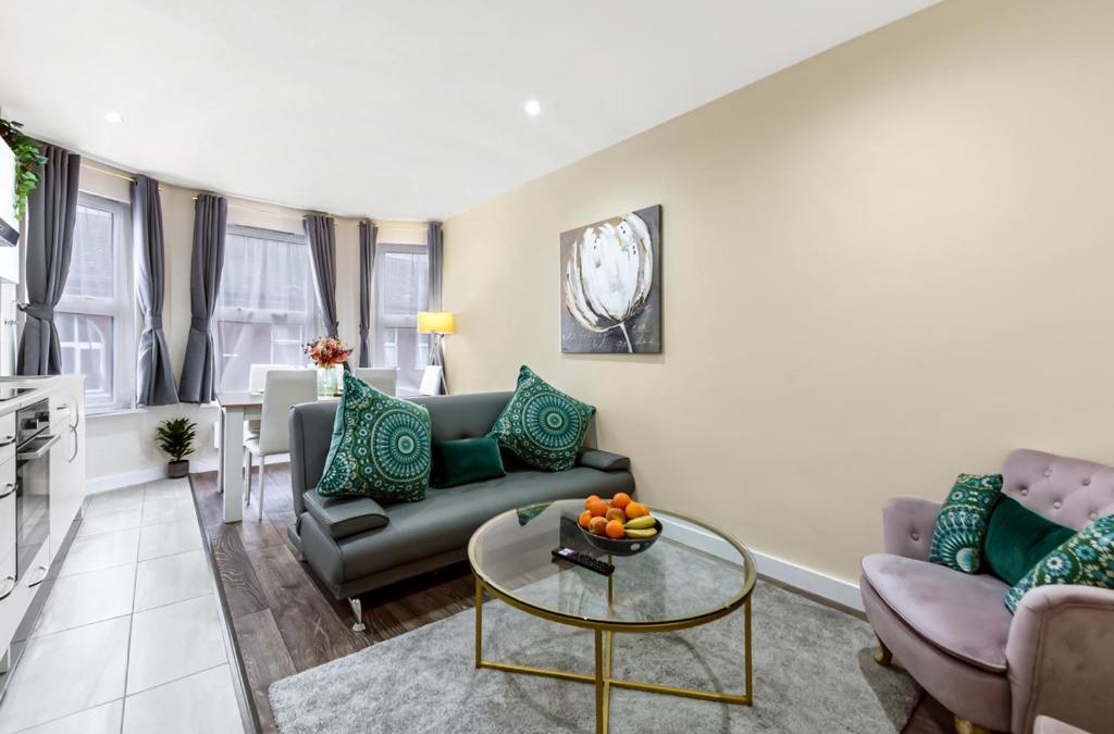 Surrey Docks Apartment | Near Canada Water, 2 Beds, Families, Overground