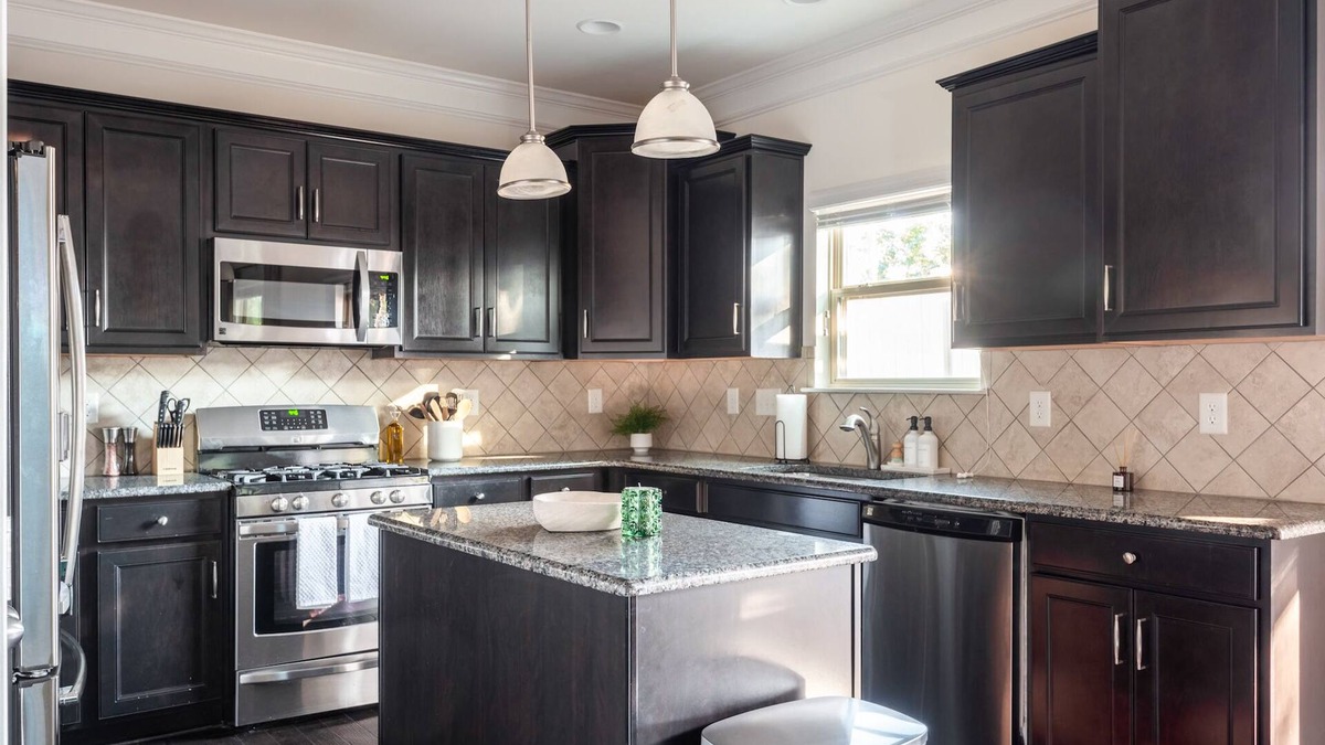 Steele Creek House | Near CLT Airport - 4BD - Backyard - Balcony