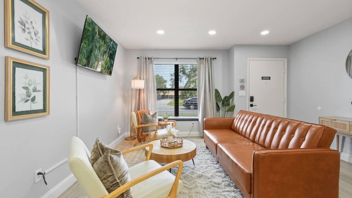 Lawsona - Fern Creek House | Near Dwtn + Sleeps 6 + Patio
