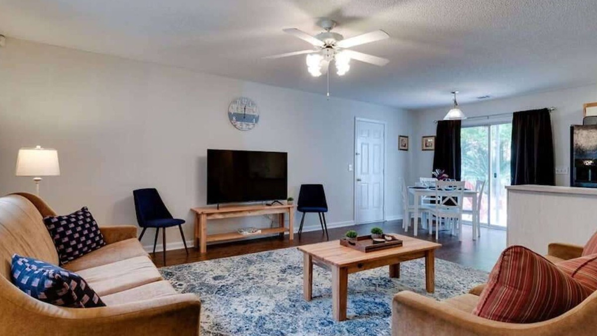 Savannah House | Near Gardens & Downtown - Stay At a Coastal-Haven!