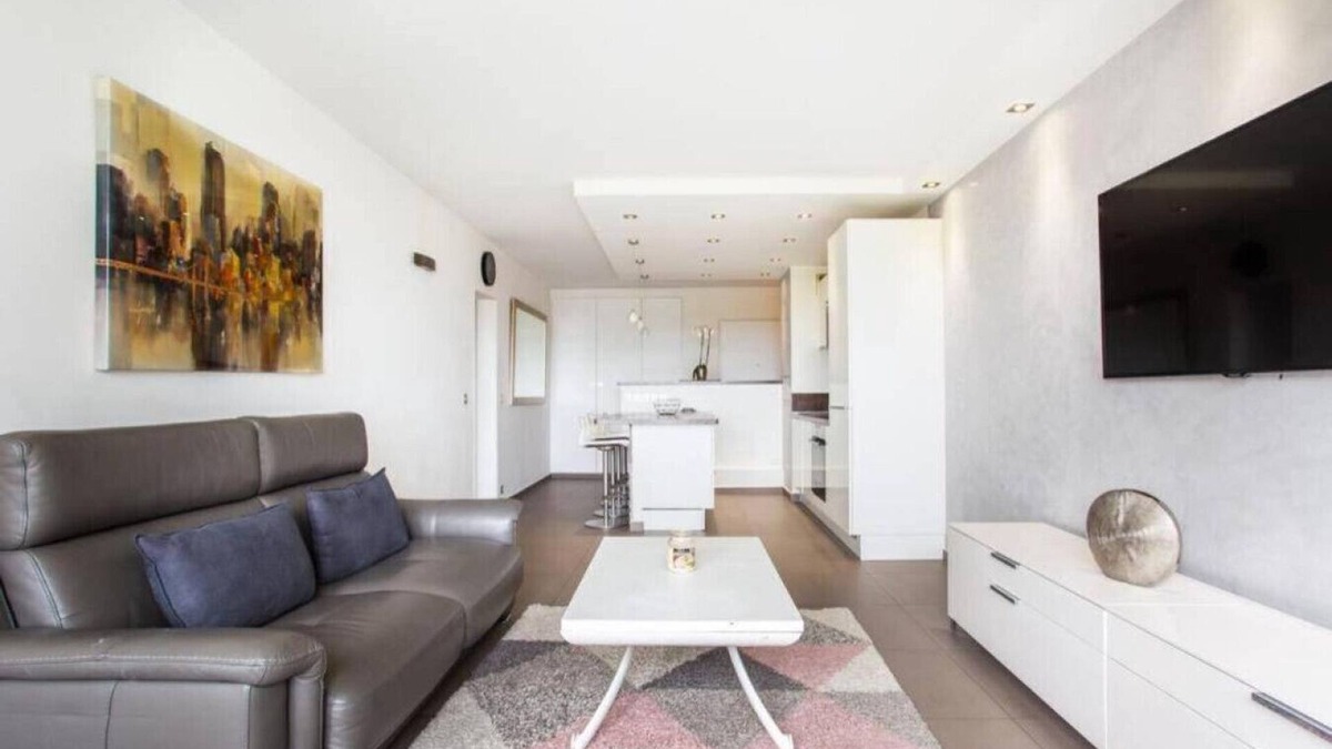 Montparnasse Apartment | Near Gare Montparnasse-galeries lafayette! 4pers.