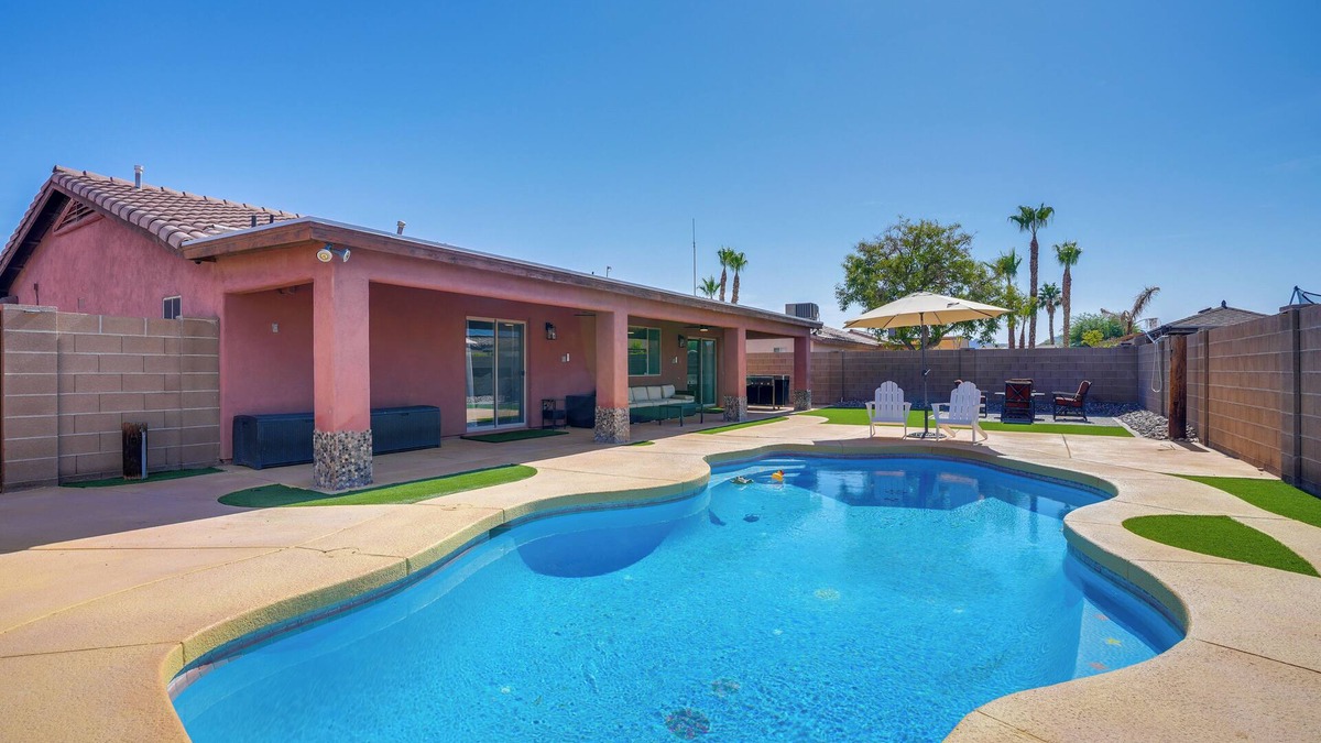 Mesa Del Sol House | Near Golf Courses: Poolside Paradise in Yuma!