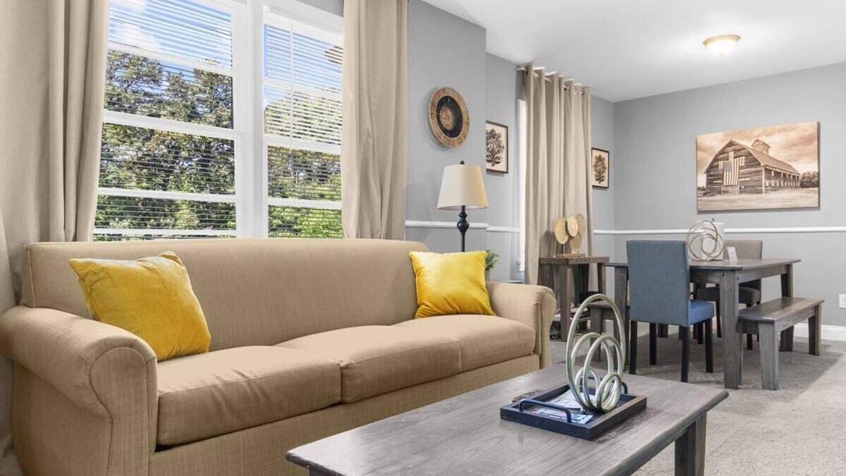 New Castle House | Near Hospital&Dining-Beds on Broadmoor- Both Units