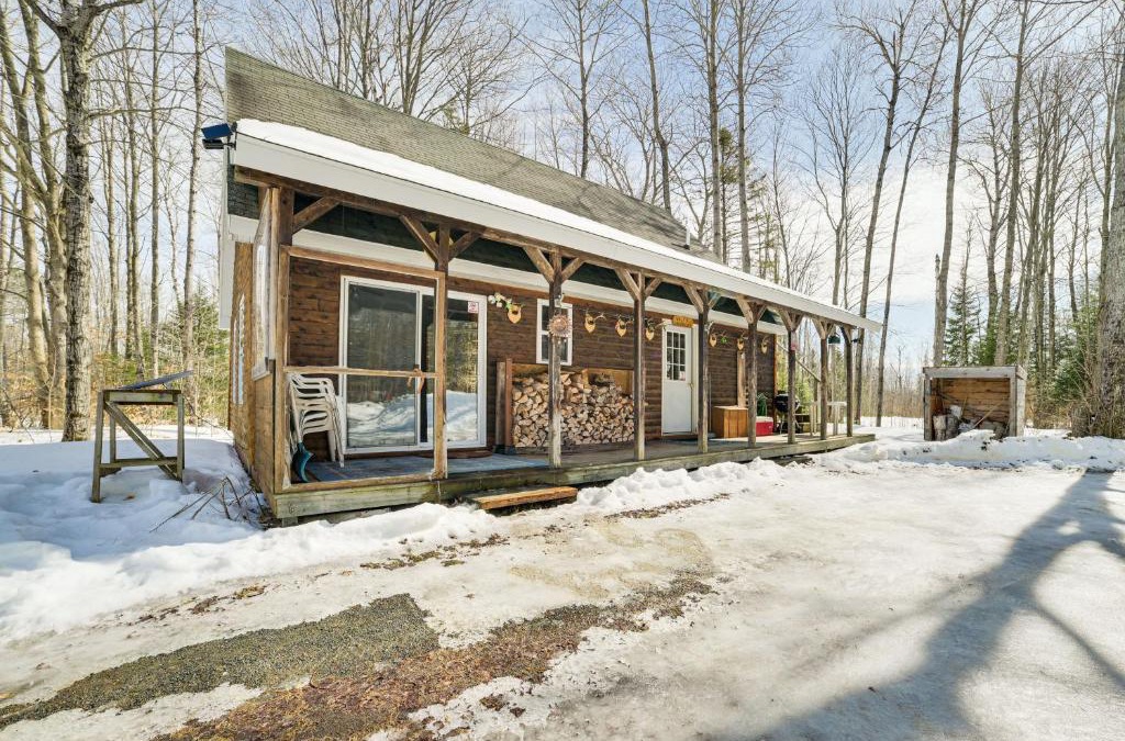Detour Township House | Near Lake Huron Secluded Goetzville Cabin with Deck