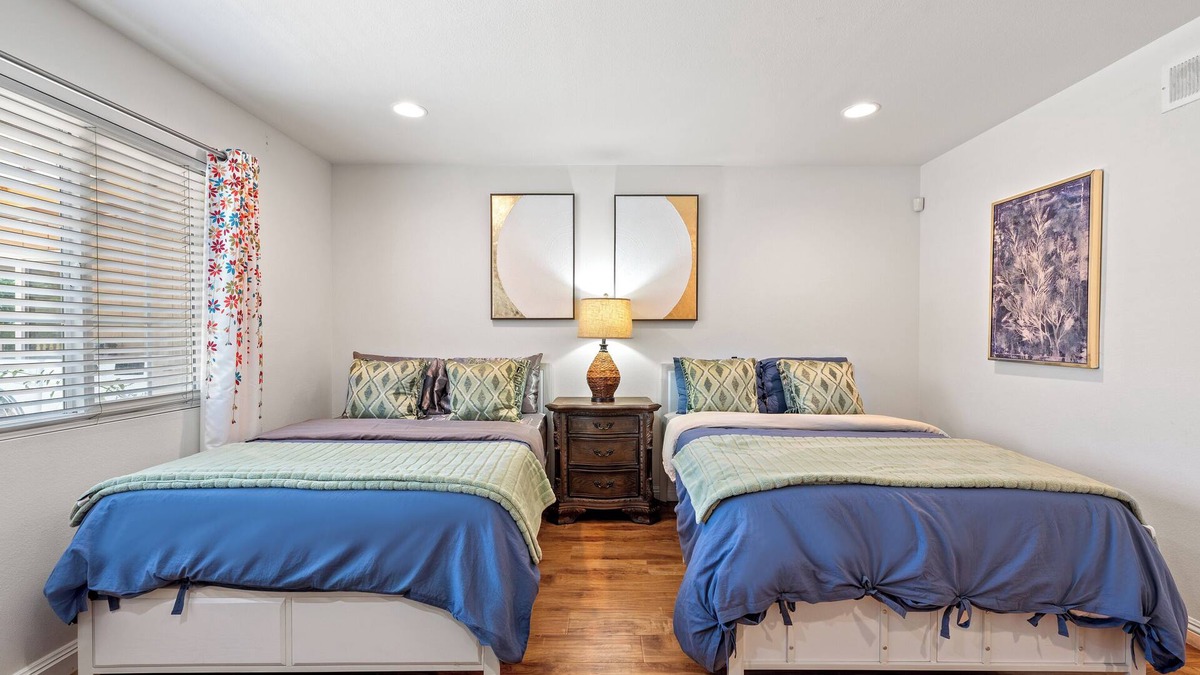 Glendora Villa | Near Los Angeles/Universal Studios/5BR/2BA/7BDS/Quiet/Comfortable/Clean
