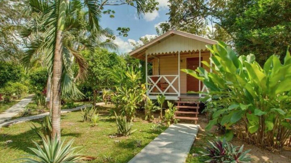 San Ignacio Cabin | Near Macal River Walk Distance To Town Wifi TV Cabana- MB