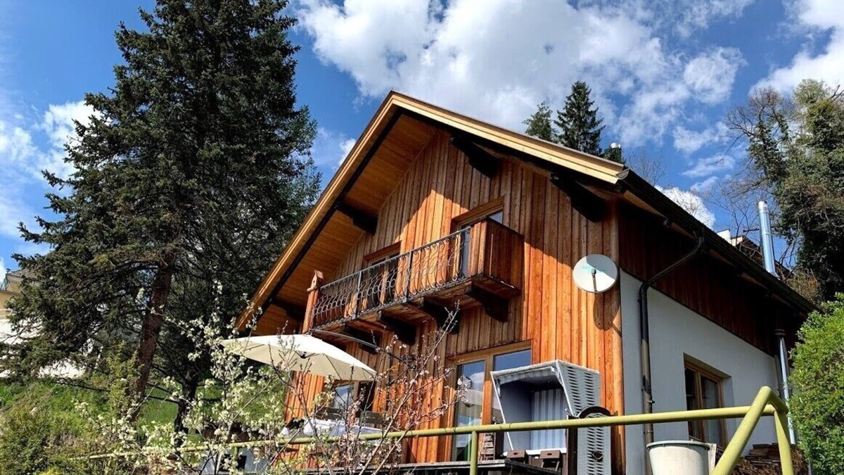 Millstatt House | Near-natural house with garden, orchard, sauna, fireplace & free Wi-Fi