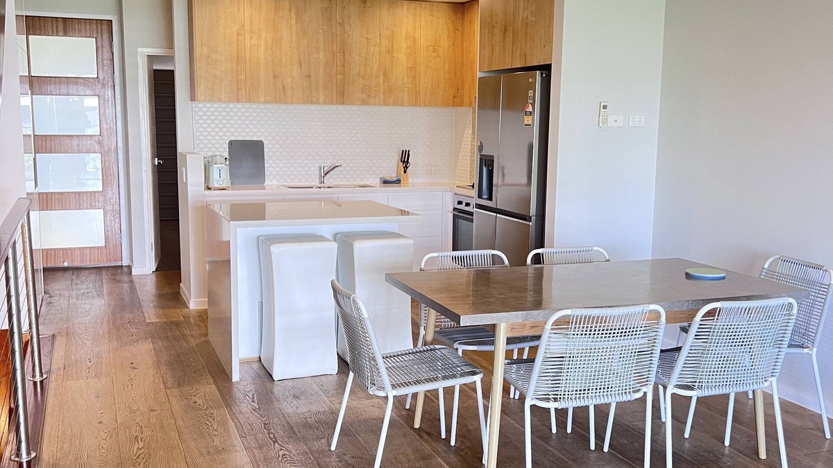 Robina House | Near New 4br Townhouse Next to Shopping Mall