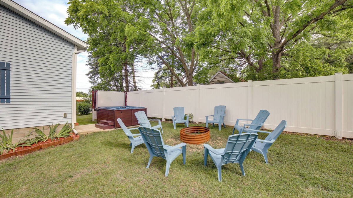 Fennville House | Near Saugatuck Dunes: Pet-Friendly Fennville Home!
