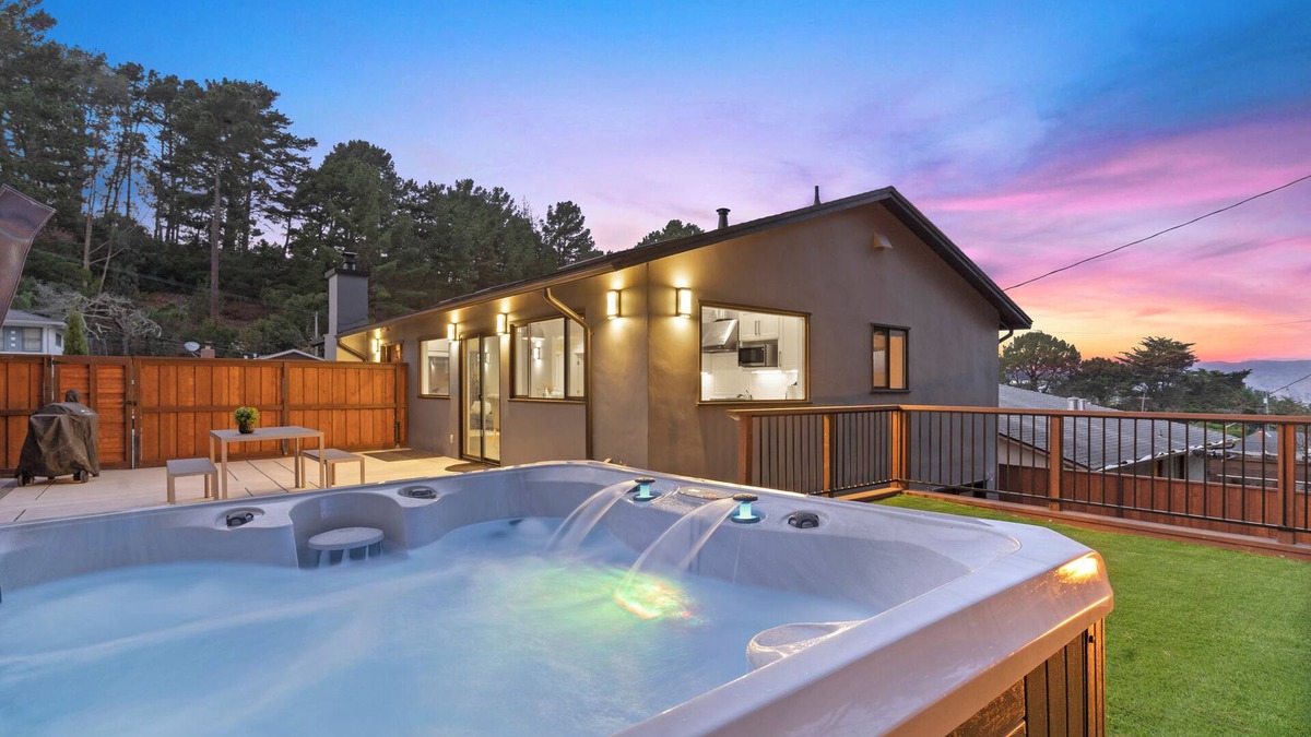San Bruno House | Near SFO! Clean & Spacious Hot Tub w/Stunning Views