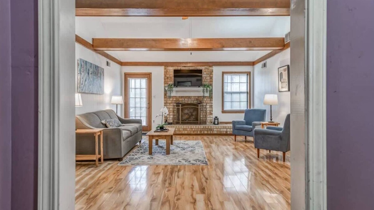 Cordova House | Near Shelby Farms & Greenline- Cordova Comfort