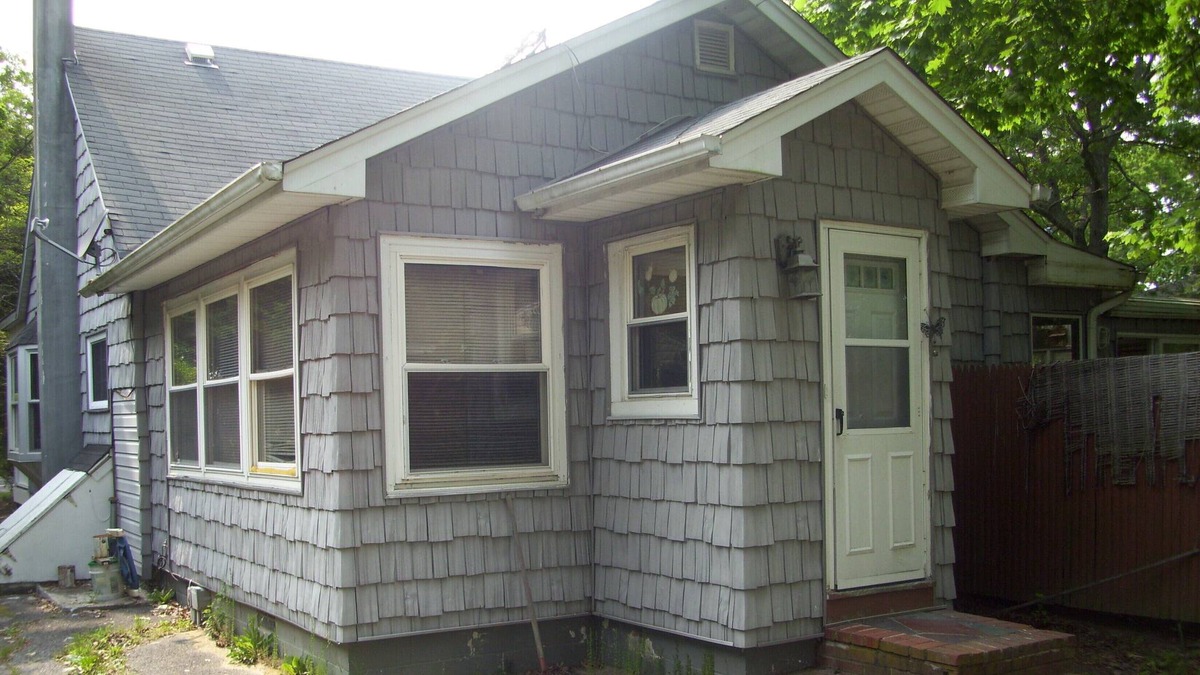 Shirley House | Near Smith Point Beach. Furnished private studio apartment.