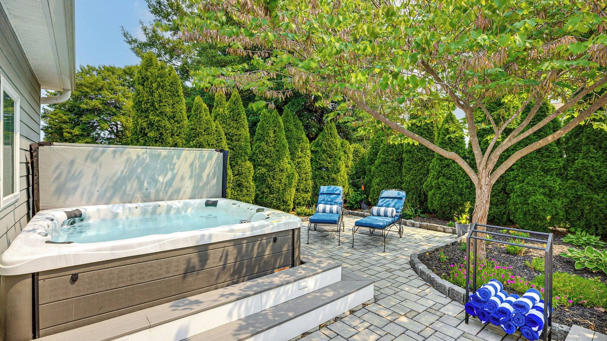 Solomons House | Near Solomons Island Boardwalk: Home w/Hot Tub!
