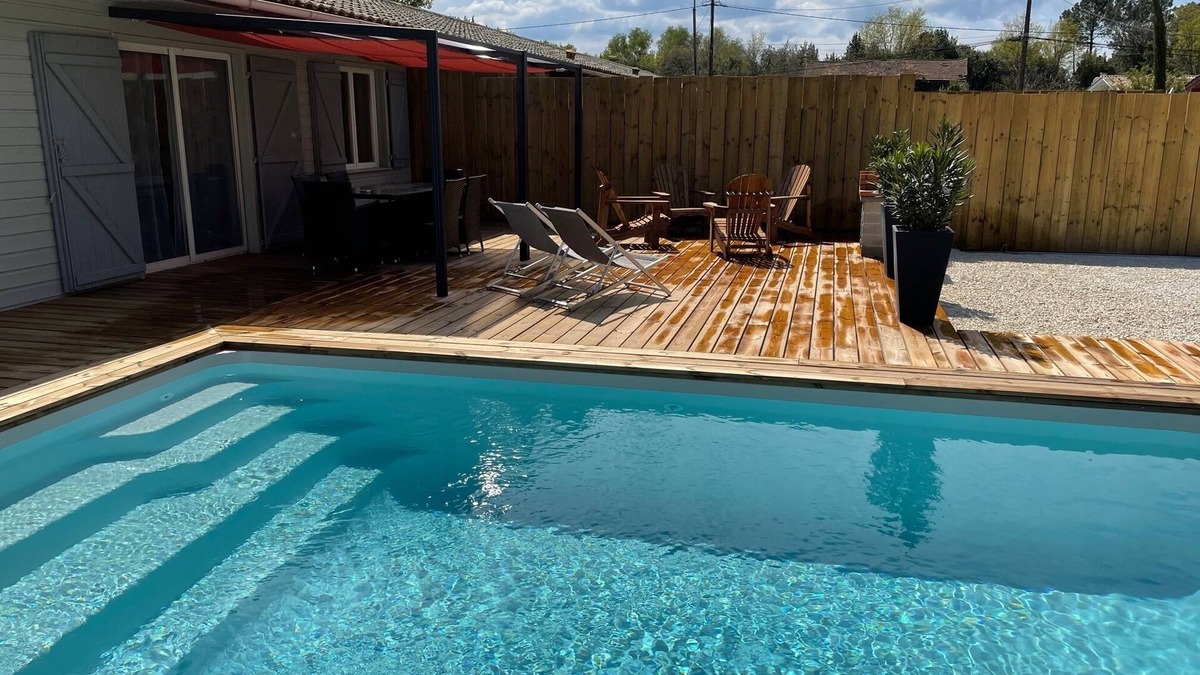 Grayan-Et-L'Hopital House | Near Soulac/sea House sleeps 6 with indoor heated swimming pool