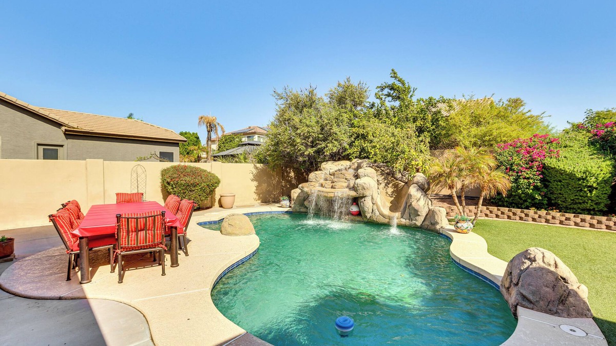 Canyon Trails House | Near Spring Training: Family Retreat in Goodyear!