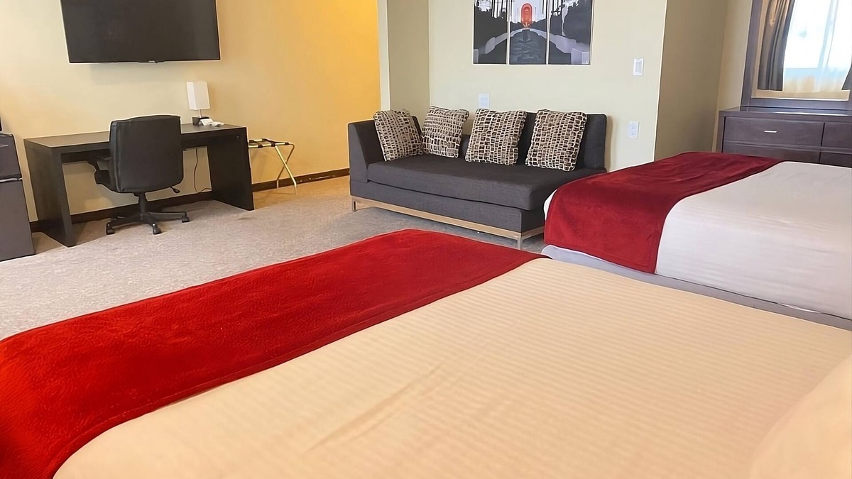 Torrance Hotel | Near the 405, 110, and 91 Freeways | Ready for Family Stay | Free Onsite Parking